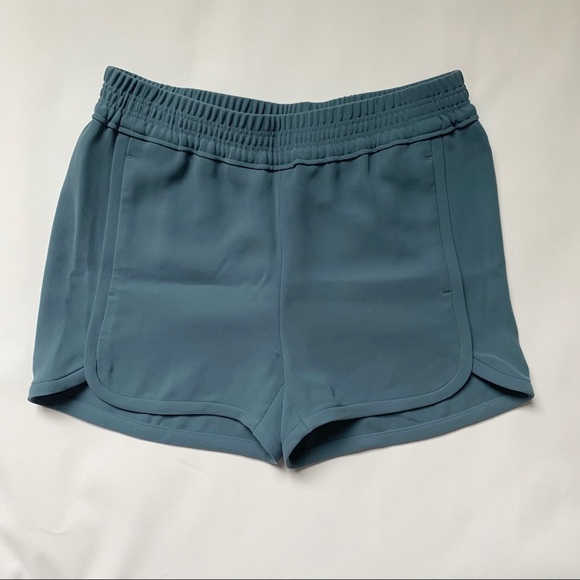 J.Crew Crepe Pull-on Shorts - Picture 1 of 5